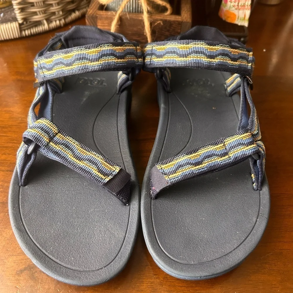 Teva Kids' Navy Sandals sz 3Y Euc